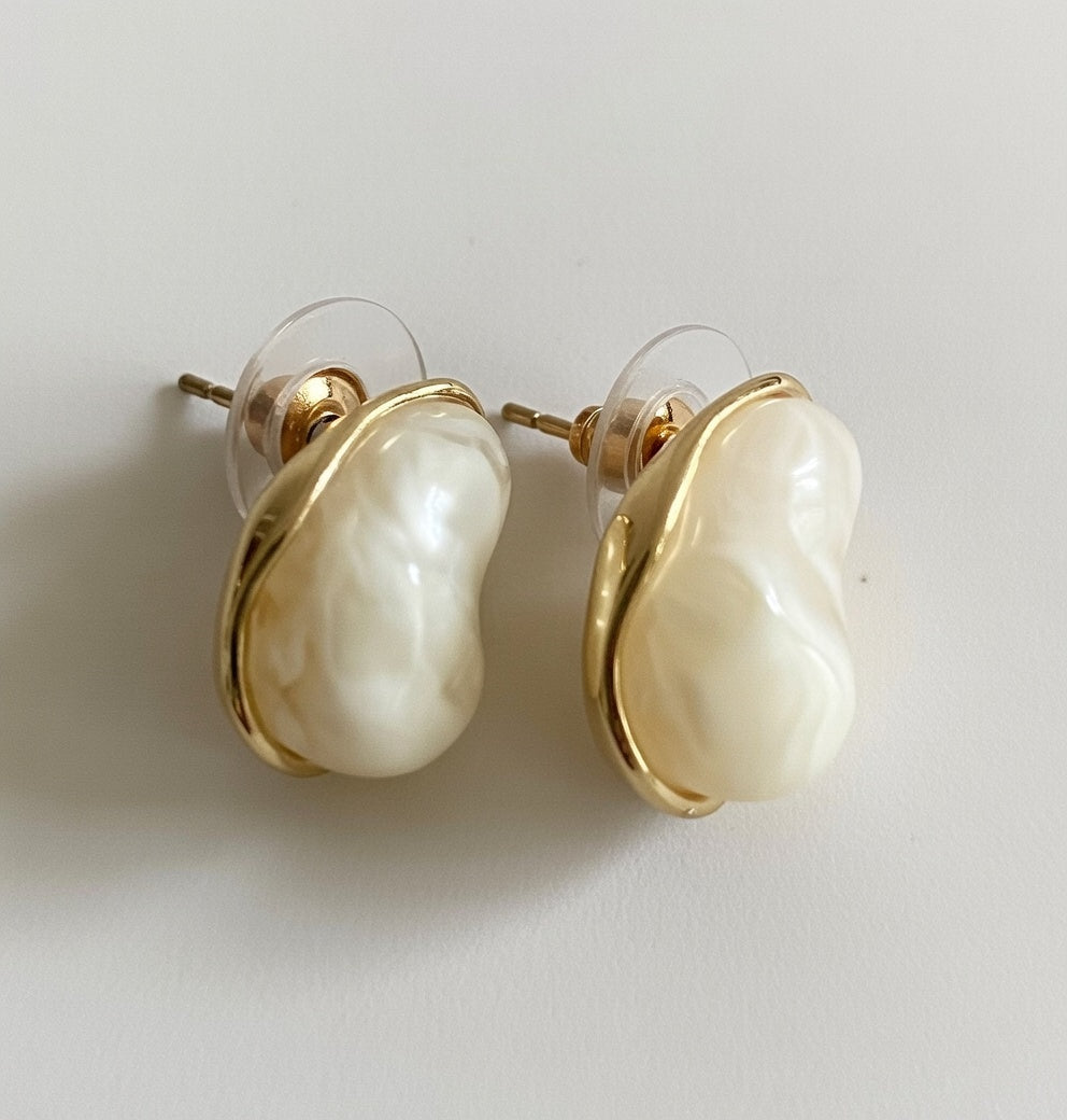 Vintage Gold Ceramic Pearl Earrings