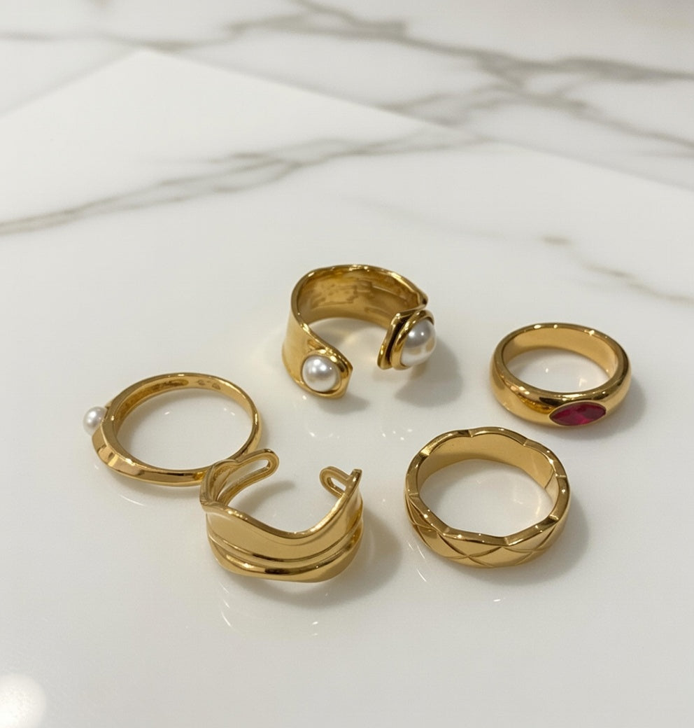 Gold Cross Link Ring