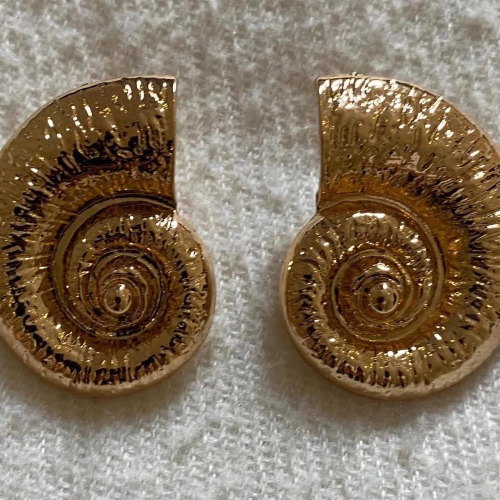Gold shell earrings boheme londom