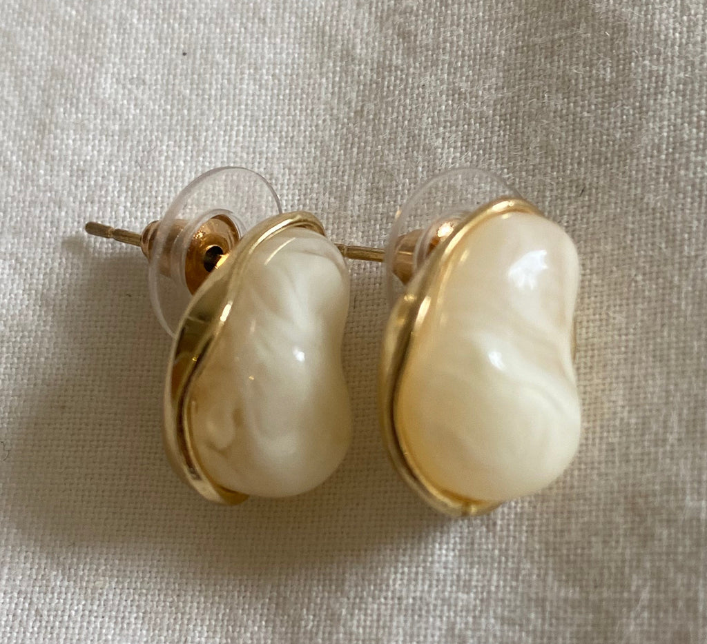 Vintage Gold Ceramic Pearl Earrings