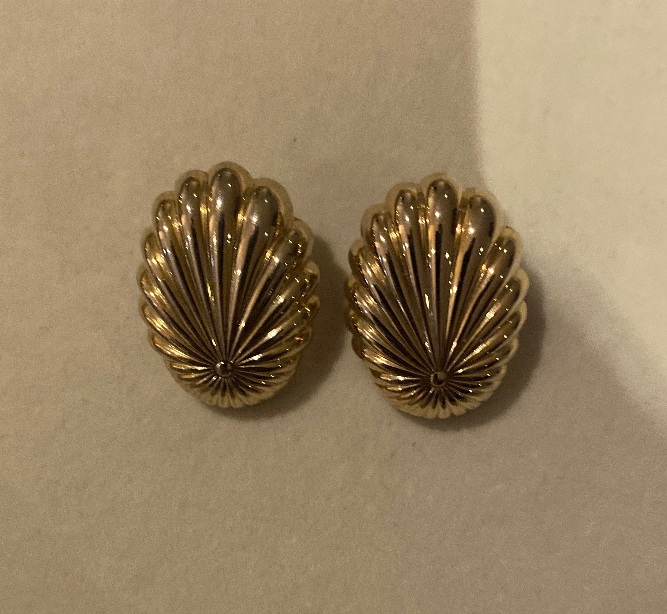 Vintage Design Gold Stud Earrings