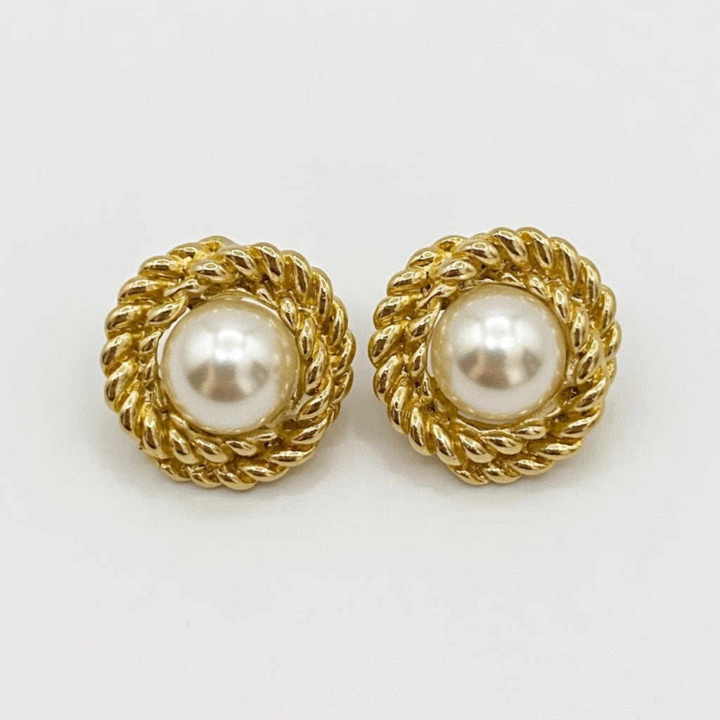  Vintage gold pearl earring