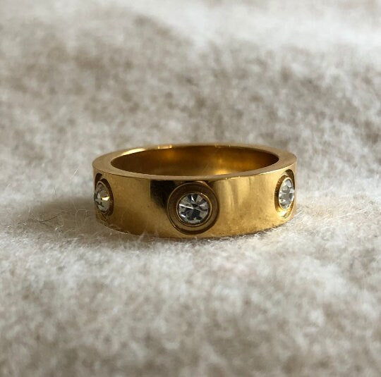 Gold Band Style Crystal Stone Ring