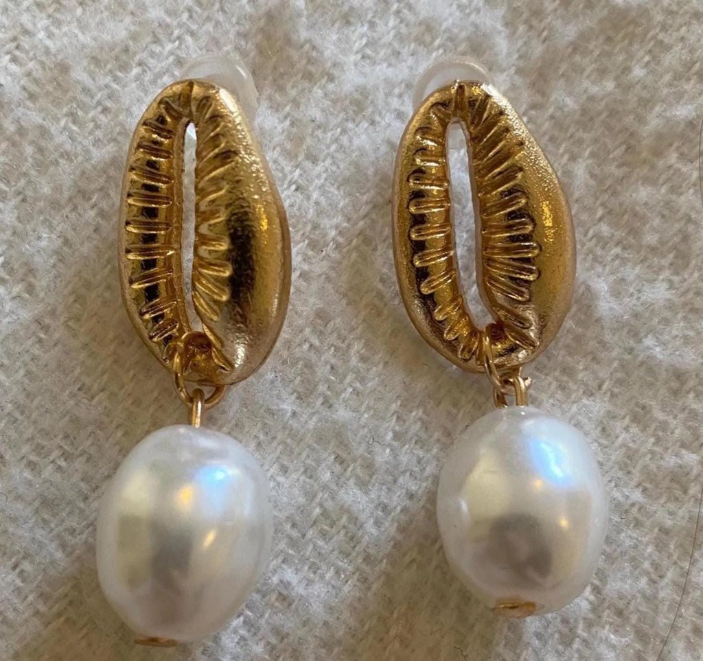 Gold Plated Shell and Pearl Design Earrings
