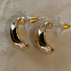 Gold Teardrop Earrings