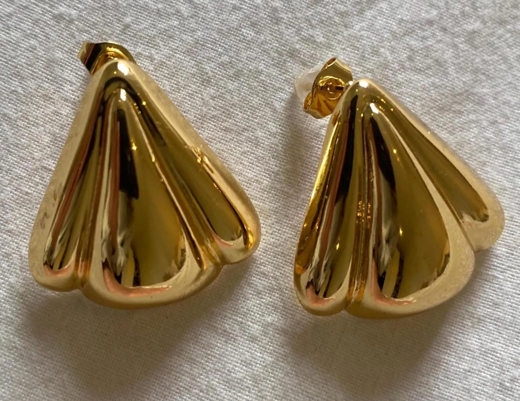 Gold Vintage Shell Design Drop Earrings