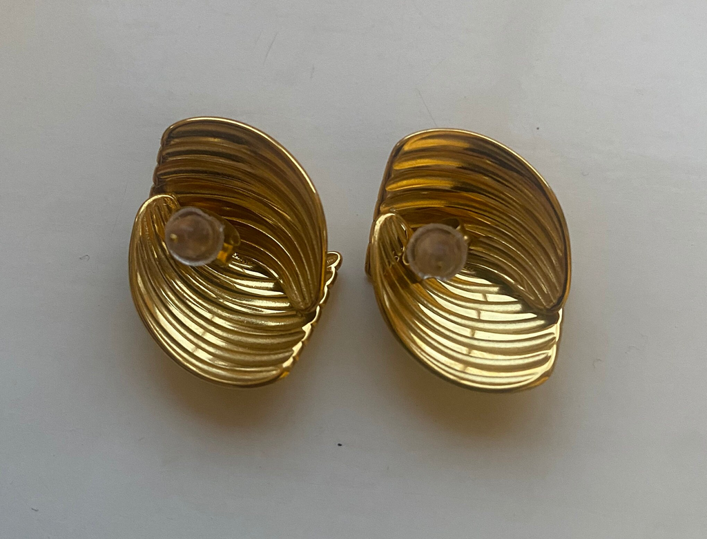18k Gold Vintage Textured Earrings