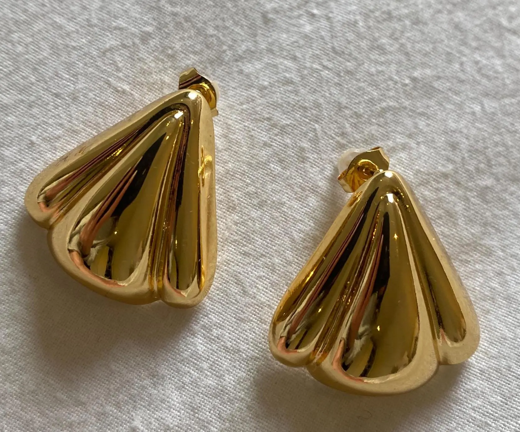 Gold Vintage Shell Design Drop Earrings