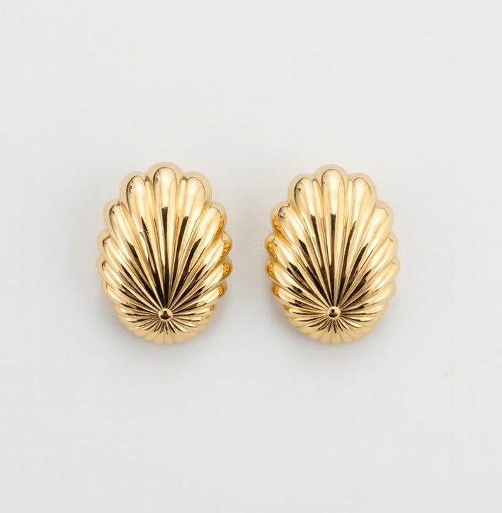 Vintage Design Gold Stud Earrings